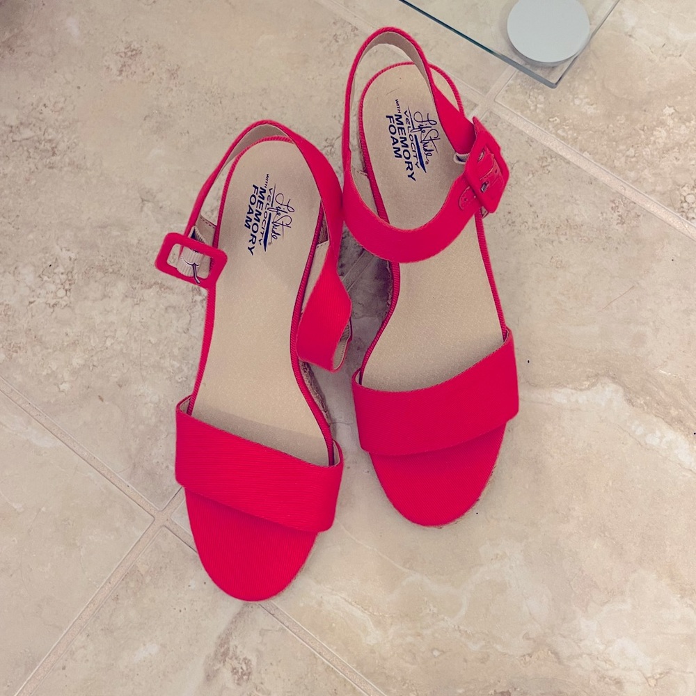 Bright pink wedges